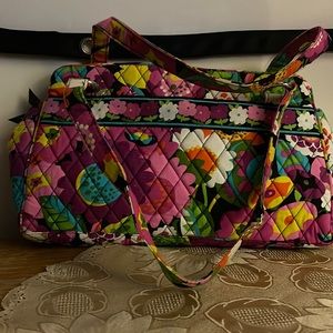 Zippered Vera Bradley handbag